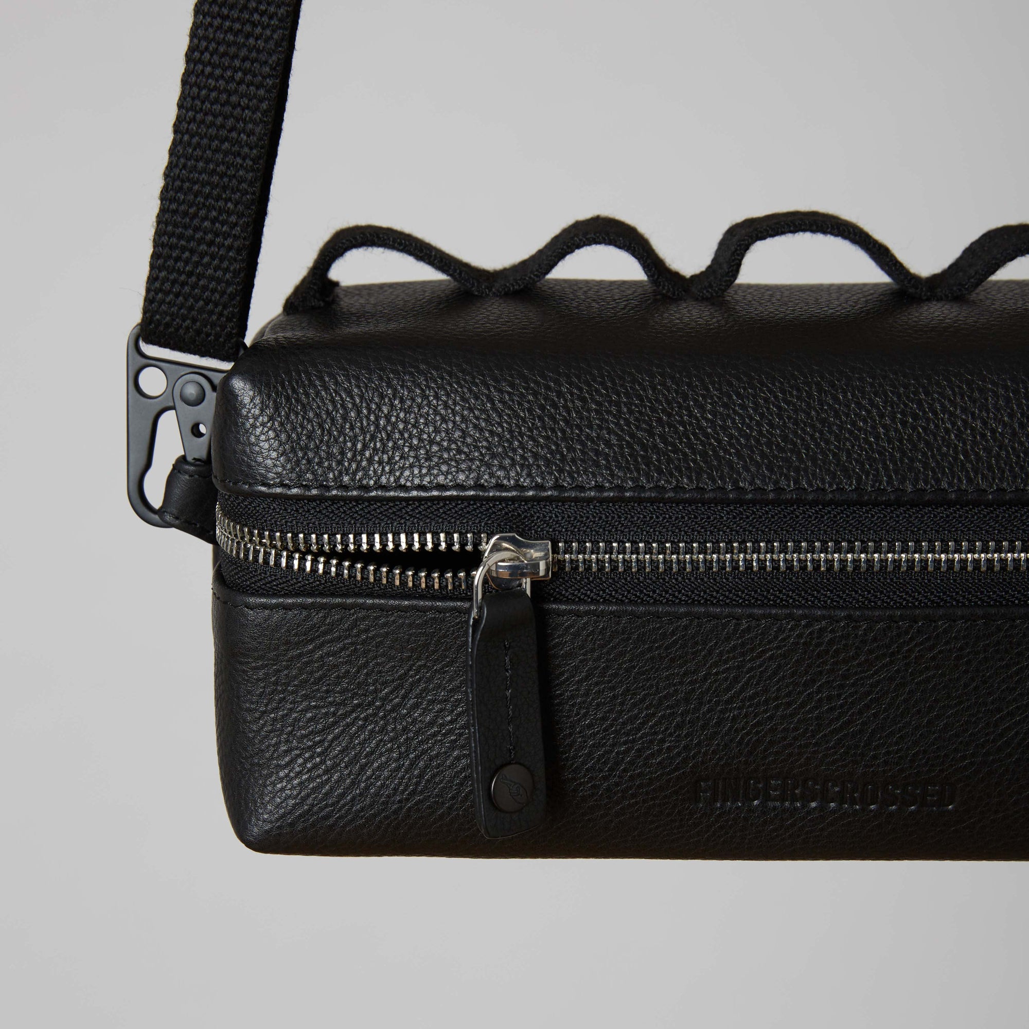 pedaled handlebar bag FINGERSCROSSED Leather Handlebar Bag – Pedal Cycling & Coffee